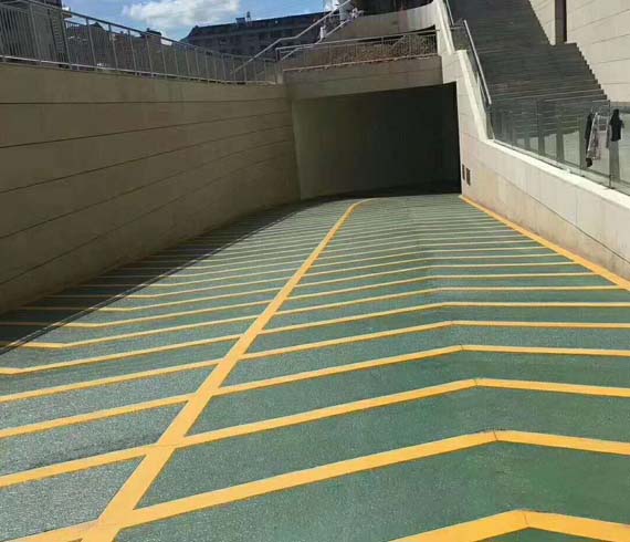 停車(chē)場(chǎng)交通設(shè)施