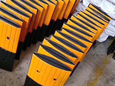 宜昌鑄鋼減速帶和橡膠減速帶的區(qū)別？耐用性對(duì)比一看就懂